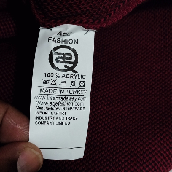 Chic Burgundy Turtleneck Poncho Size XL - Picture 6 of 6